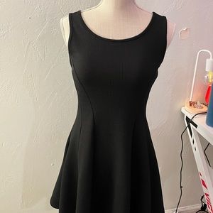 Super cute fitted dress!!